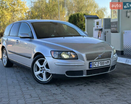 Сірий Вольво V50, об'ємом двигуна 2 л та пробігом 385 тис. км за 4950 $, фото 1 на Automoto.ua