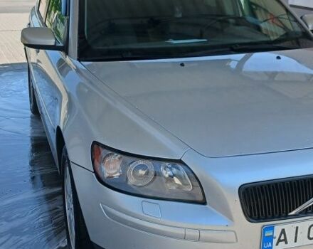 Сірий Вольво V50, об'ємом двигуна 2 л та пробігом 408 тис. км за 5491 $, фото 1 на Automoto.ua