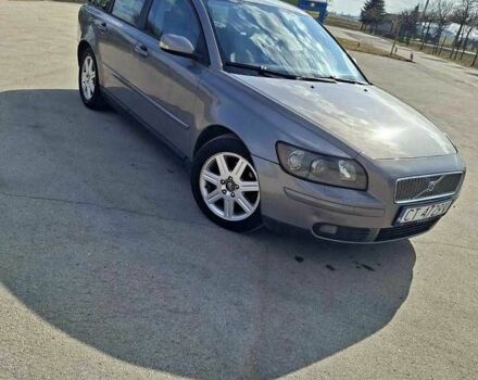 Сірий Вольво V50, об'ємом двигуна 2 л та пробігом 391 тис. км за 1895 $, фото 1 на Automoto.ua