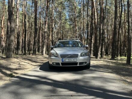 Вольво V50 2005 у Горішні Плавні (Комсомольськ) на Automoto.ua Сірий Вольво V50, об'ємом двигуна 2 л та пробігом 272 тис. км за 6000 $, фото 1 на Automoto.ua