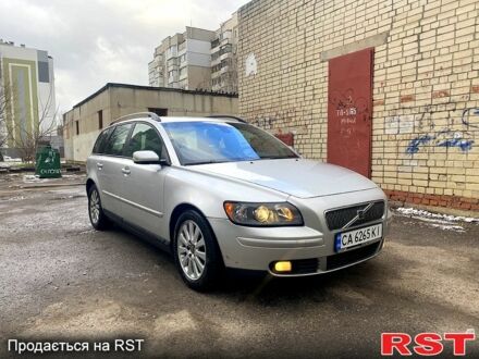 Вольво V50 2005 у Черкасах на Automoto.ua Сірий Вольво V50, об'ємом двигуна 2.4 л та пробігом 200 тис. км за 3199 $, фото 1 на Automoto.ua