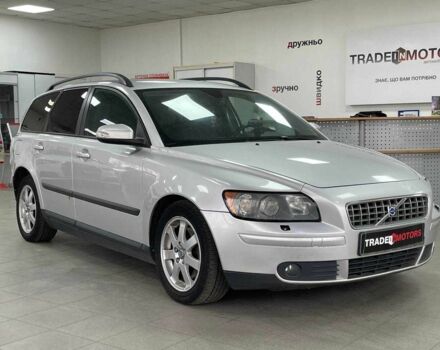 Сірий Вольво V50, об'ємом двигуна 2 л та пробігом 400 тис. км за 4490 $, фото 1 на Automoto.ua