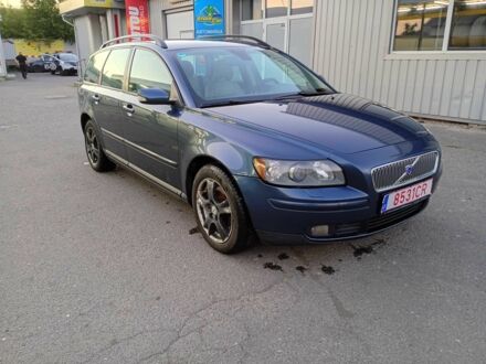 Сірий Вольво V50, об'ємом двигуна 2 л та пробігом 285 тис. км за 3500 $, фото 1 на Automoto.ua