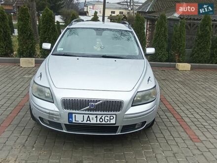 Сірий Вольво V50, об'ємом двигуна 1.6 л та пробігом 327 тис. км за 2500 $, фото 1 на Automoto.ua