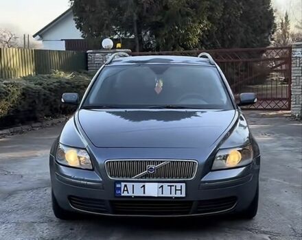 Серый Вольво В50, объемом двигателя 2 л и пробегом 286 тыс. км за 3500 $, фото 1 на Automoto.ua