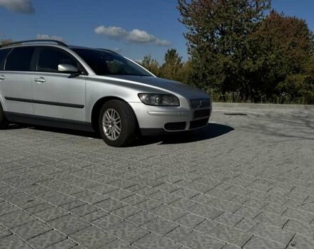 Сірий Вольво V50, об'ємом двигуна 1.6 л та пробігом 300 тис. км за 5600 $, фото 1 на Automoto.ua