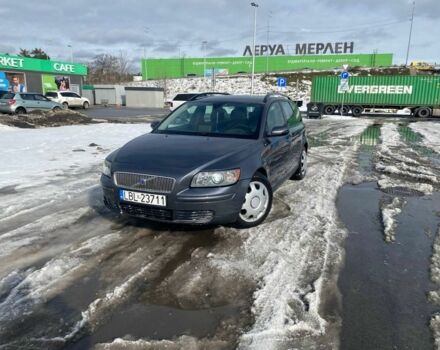 Серый Вольво В50, объемом двигателя 2 л и пробегом 350 тыс. км за 2650 $, фото 1 на Automoto.ua