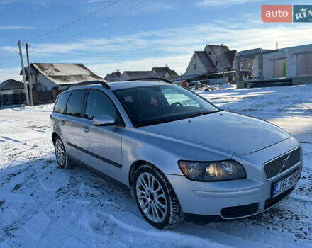 Сірий Вольво V50, об'ємом двигуна 2 л та пробігом 350 тис. км за 2699 $, фото 1 на Automoto.ua