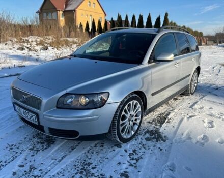 Серый Вольво В50, объемом двигателя 2 л и пробегом 350 тыс. км за 2699 $, фото 1 на Automoto.ua