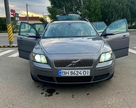 Сірий Вольво V50, об'ємом двигуна 2 л та пробігом 380 тис. км за 7500 $, фото 1 на Automoto.ua