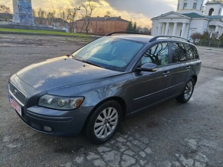 Серый Вольво В50, объемом двигателя 1.6 л и пробегом 300 тыс. км за 3500 $, фото 1 на Automoto.ua