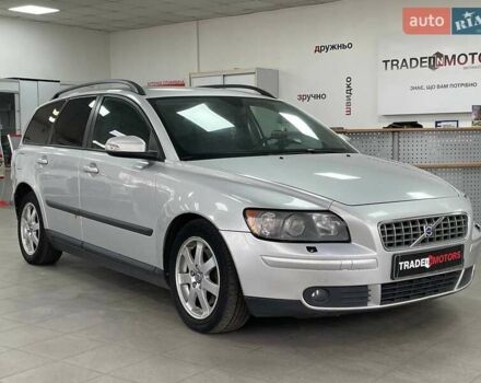 Серый Вольво В50, объемом двигателя 2 л и пробегом 400 тыс. км за 4690 $, фото 1 на Automoto.ua