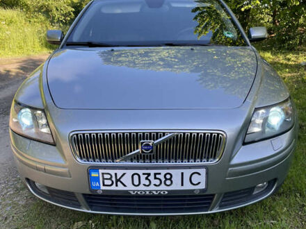 Вольво V50 2006 у Дубно на Automoto.ua Сірий Вольво V50, об'ємом двигуна 1.8 л та пробігом 264 тис. км за 6000 $, фото 1 на Automoto.ua