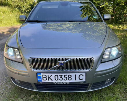 Сірий Вольво V50, об'ємом двигуна 1.8 л та пробігом 264 тис. км за 6000 $, фото 1 на Automoto.ua