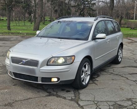 Серый Вольво В50, объемом двигателя 0 л и пробегом 300 тыс. км за 3200 $, фото 1 на Automoto.ua