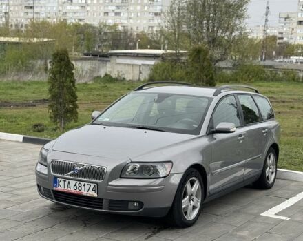 Серый Вольво В50, объемом двигателя 2 л и пробегом 293 тыс. км за 2650 $, фото 1 на Automoto.ua