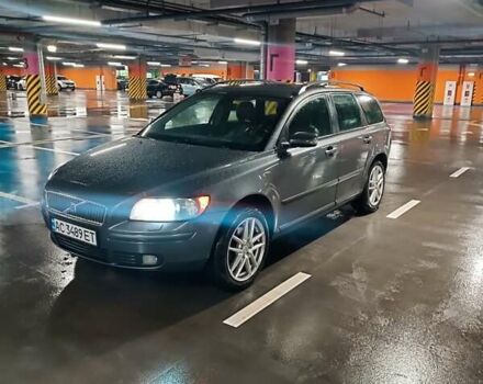 Серый Вольво В50, объемом двигателя 2 л и пробегом 305 тыс. км за 5400 $, фото 1 на Automoto.ua