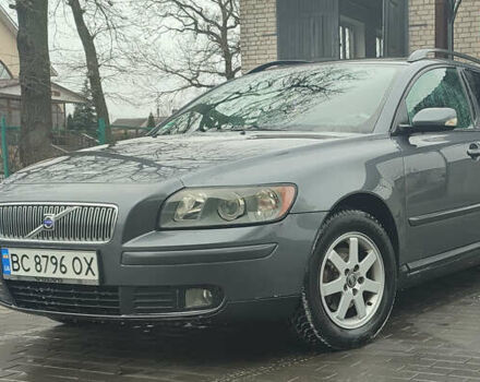 Серый Вольво В50, объемом двигателя 1.56 л и пробегом 315 тыс. км за 5500 $, фото 1 на Automoto.ua