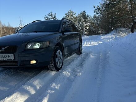 Сірий Вольво V50, об'ємом двигуна 2 л та пробігом 304 тис. км за 5800 $, фото 1 на Automoto.ua
