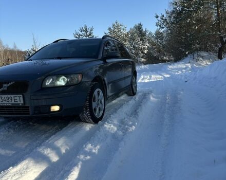 Серый Вольво В50, объемом двигателя 2 л и пробегом 304 тыс. км за 5800 $, фото 1 на Automoto.ua