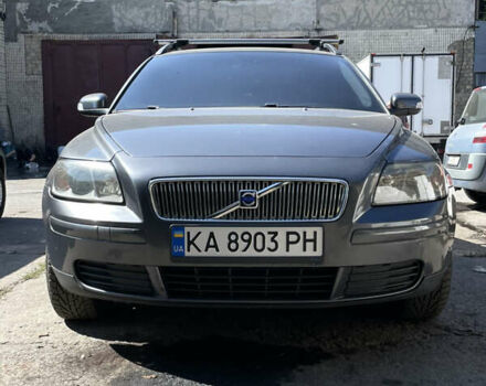 Сірий Вольво V50, об'ємом двигуна 2.4 л та пробігом 257 тис. км за 7500 $, фото 1 на Automoto.ua