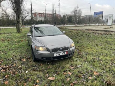 Сірий Вольво V50, об'ємом двигуна 2 л та пробігом 300 тис. км за 3200 $, фото 1 на Automoto.ua