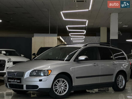 Сірий Вольво V50, об'ємом двигуна 0 л та пробігом 277 тис. км за 5599 $, фото 1 на Automoto.ua
