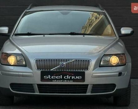 Серый Вольво В50, объемом двигателя 1.8 л и пробегом 277 тыс. км за 5699 $, фото 1 на Automoto.ua