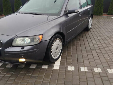 Сірий Вольво V50, об'ємом двигуна 2 л та пробігом 300 тис. км за 2750 $, фото 1 на Automoto.ua
