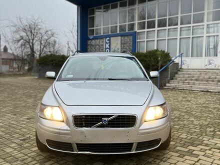 Сірий Вольво V50, об'ємом двигуна 2 л та пробігом 200 тис. км за 2600 $, фото 1 на Automoto.ua