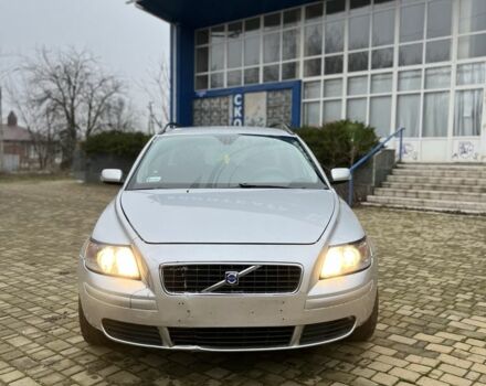 Серый Вольво В50, объемом двигателя 2 л и пробегом 200 тыс. км за 2600 $, фото 1 на Automoto.ua