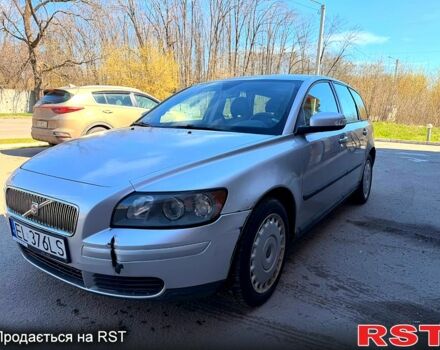 Сірий Вольво V50, об'ємом двигуна 2 л та пробігом 126 тис. км за 2500 $, фото 1 на Automoto.ua