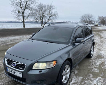 Серый Вольво В50, объемом двигателя 2 л и пробегом 290 тыс. км за 6400 $, фото 1 на Automoto.ua