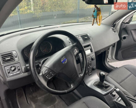 Сірий Вольво V50, об'ємом двигуна 1.56 л та пробігом 274 тис. км за 6200 $, фото 1 на Automoto.ua