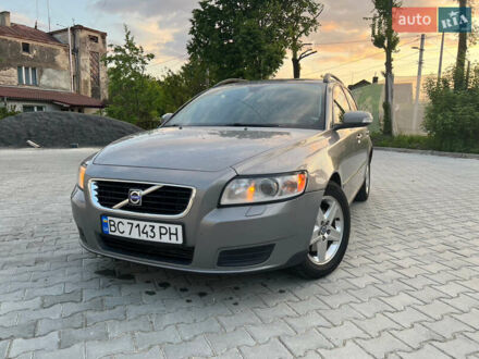 Сірий Вольво V50, об'ємом двигуна 2 л та пробігом 345 тис. км за 5600 $, фото 1 на Automoto.ua