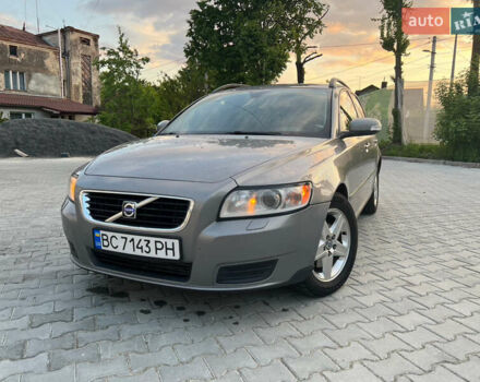 Сірий Вольво V50, об'ємом двигуна 2 л та пробігом 345 тис. км за 5600 $, фото 1 на Automoto.ua