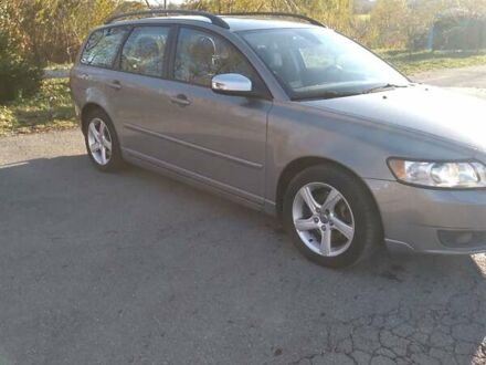 Серый Вольво В50, объемом двигателя 2 л и пробегом 310 тыс. км за 6700 $, фото 1 на Automoto.ua