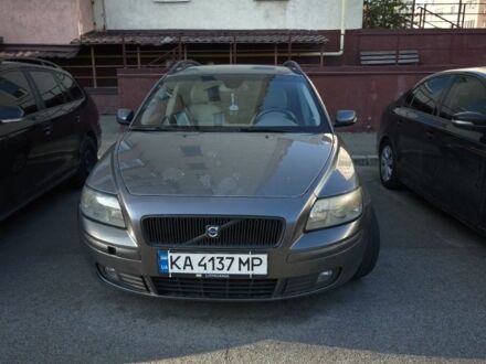 Вольво V50 2007 у Софіївська Борщагівка на Automoto.ua Сірий Вольво V50, об'ємом двигуна 2 л та пробігом 350 тис. км за 3100 $, фото 1 на Automoto.ua
