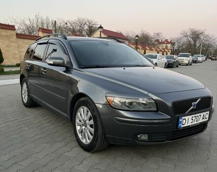 Серый Вольво В50, объемом двигателя 2 л и пробегом 256 тыс. км за 6500 $, фото 1 на Automoto.ua