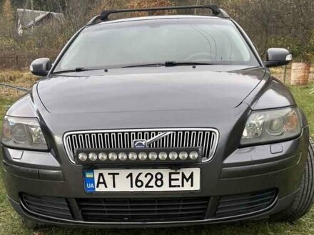 Серый Вольво В50, объемом двигателя 1.56 л и пробегом 590 тыс. км за 3700 $, фото 1 на Automoto.ua