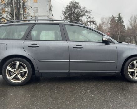 Сірий Вольво V50, об'ємом двигуна 0 л та пробігом 300 тис. км за 3087 $, фото 1 на Automoto.ua