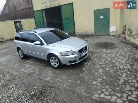 Сірий Вольво V50, об'ємом двигуна 1.56 л та пробігом 294 тис. км за 6500 $, фото 1 на Automoto.ua