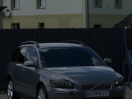 Серый Вольво В50, объемом двигателя 2 л и пробегом 261 тыс. км за 6600 $, фото 1 на Automoto.ua