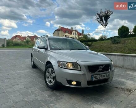 Серый Вольво В50, объемом двигателя 1.56 л и пробегом 285 тыс. км за 6100 $, фото 1 на Automoto.ua