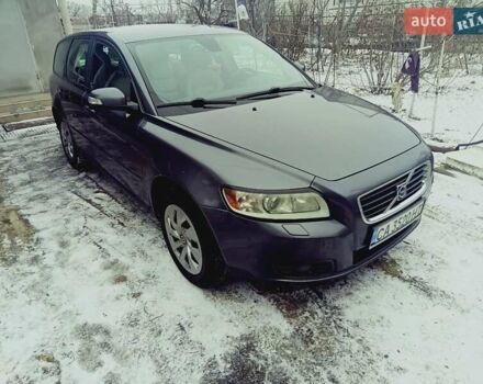 Серый Вольво В50, объемом двигателя 1.6 л и пробегом 350 тыс. км за 5200 $, фото 1 на Automoto.ua