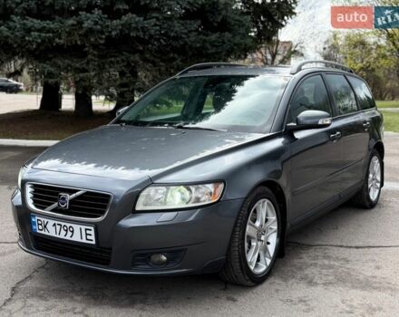 Серый Вольво В50, объемом двигателя 1.56 л и пробегом 280 тыс. км за 5200 $, фото 1 на Automoto.ua