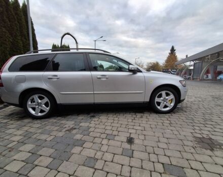 Серый Вольво В50, объемом двигателя 2 л и пробегом 300 тыс. км за 6500 $, фото 1 на Automoto.ua