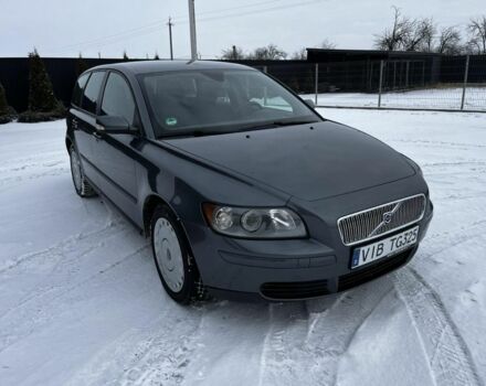 Серый Вольво В50, объемом двигателя 2 л и пробегом 240 тыс. км за 2500 $, фото 1 на Automoto.ua