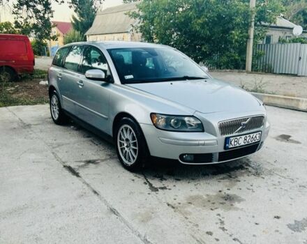 Сірий Вольво V50, об'ємом двигуна 2 л та пробігом 225 тис. км за 3391 $, фото 1 на Automoto.ua