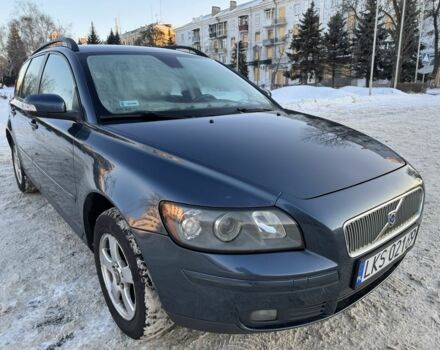 Серый Вольво В50, объемом двигателя 1.6 л и пробегом 389 тыс. км за 3441 $, фото 1 на Automoto.ua